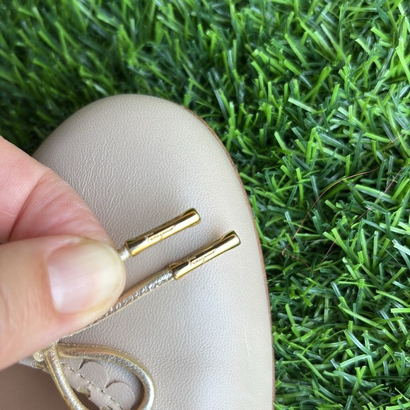 SALVATORE FERRAGAMO Luxury Italian Designer Nude Kitten Heels size 9.5 - Picture 10 of 12